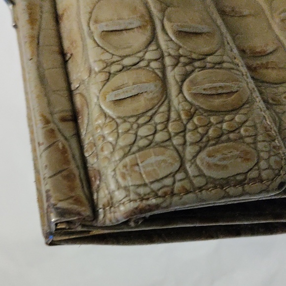 Brahmin Kisslock Wallet - Picture 2 of 9